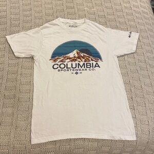 Columbia T-shirt